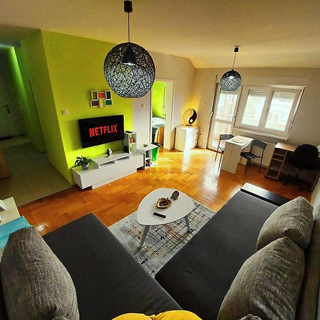 Xo Apartman スレムスカ・ミトロヴィツァ エクステリア 写真